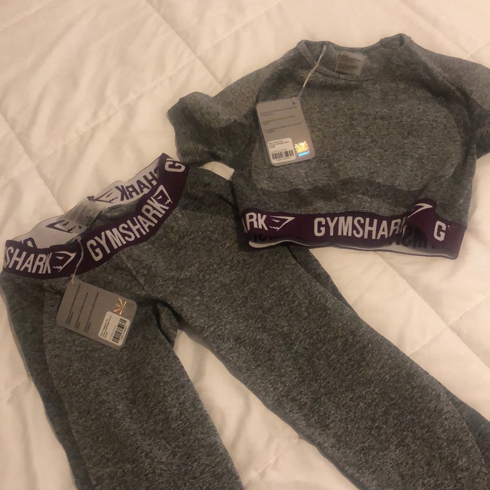 Gymshark Flex V3 Charcoal/Deep Plum legging & top